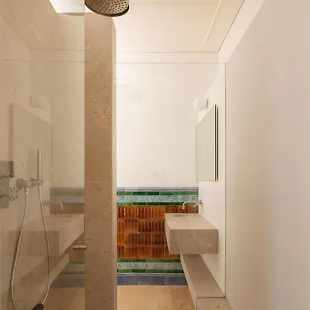 Lioz アパートホテル