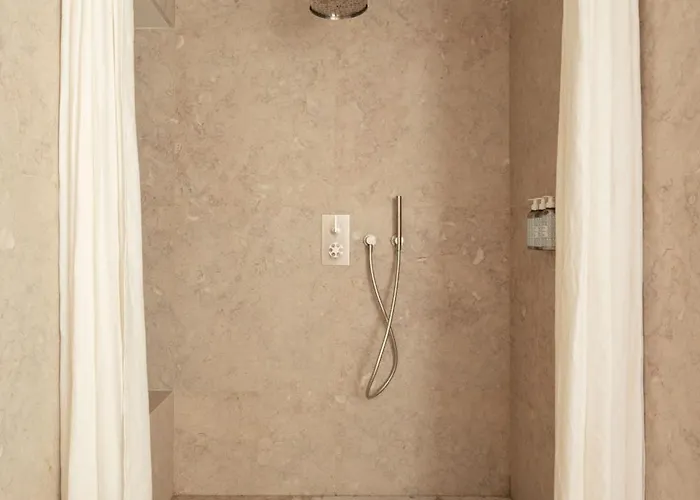 アパートホテル Lioz 4*