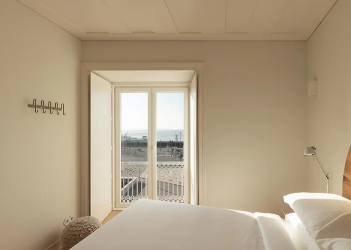 アパートホテル Lioz リスボン