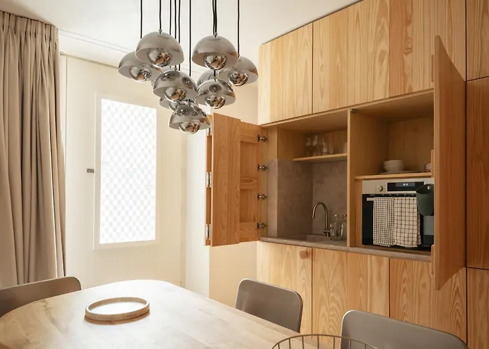 Lioz アパートホテル